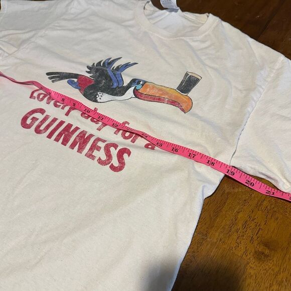 Guinness Lovely Day T-Shirt Beige Vintage Style Graphic Print Mens Size M - Picture 6 of 7